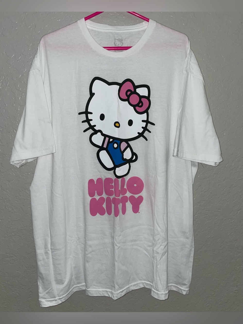 Sanrio Hello Kitty White Tee with Pink Bow women plus size 2x = XXL Nwot